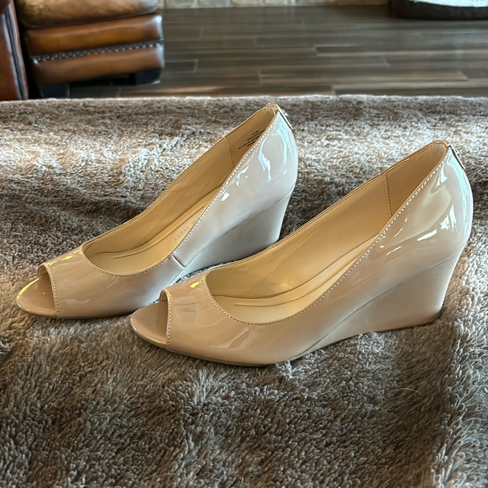 NEVER WORN! Tan wedge.